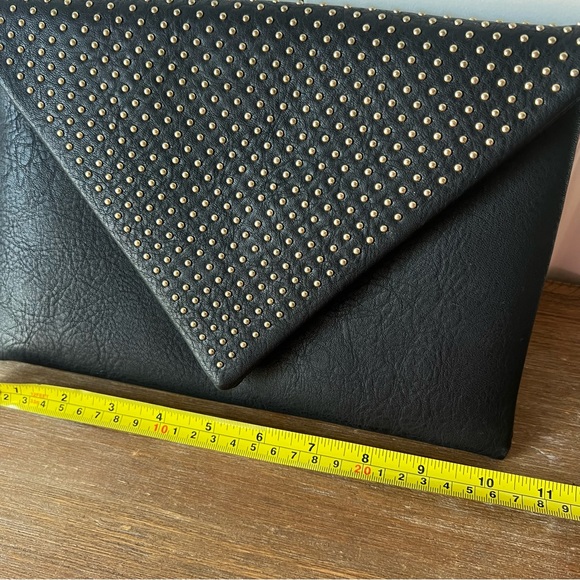 NWOT Urban Expressions Laine Clutch in Black with Gold Studs - Picture 5 of 7